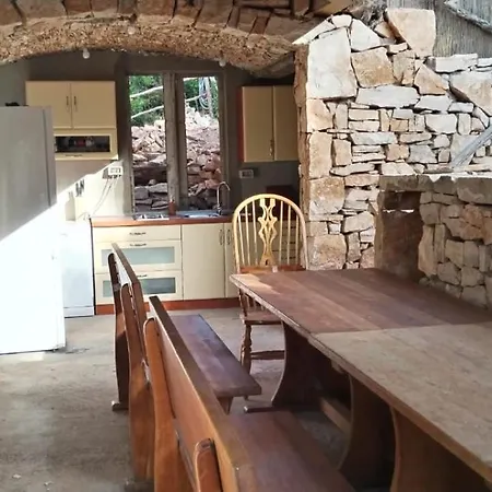Primitivo Bay Hvar