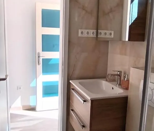 Primitivo Bay Hvar * Hvar Town